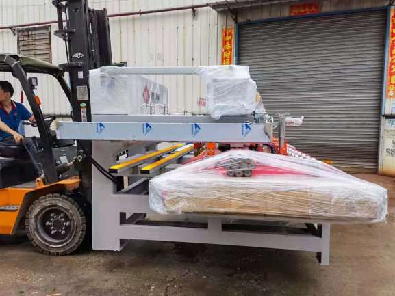 全自動(dòng)2400型巖板數控三刀切割機